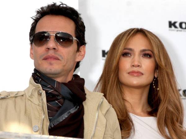 Durante una presentación de su residencia The JLo Show: Up All Night Live en The Colosseum del Caesars Palace, Jennifer López sorprendió al público al hablar sobre su divorcio con el cantante Marc Anthony en 2014, después de diez años de matrimonio.