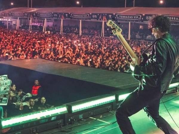 Con éxitos como La muralla verde, Te vi en un tren y el propio “Lamento boliviano”, la banda deja un legado clave en la historia del rock latino.