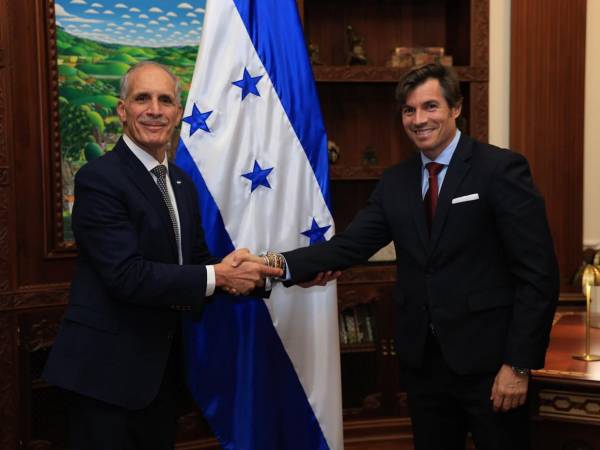 Las autoridades destacaron que esta ampliación busca impulsar sectores clave como el turismo, el comercio y la inversión extranjera.