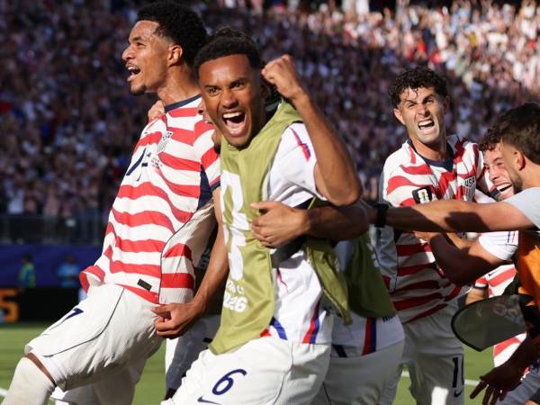 Malik Tillman anotó un golazo de tiro libre en el triunfo de Estados Unidos.