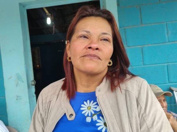 Entre lágrimas, la madre de Jhonny Neptaly Gómez relató cómo su hijo fue engañado con una malteada antes de ser llevado a la bodega donde perdió la vida.