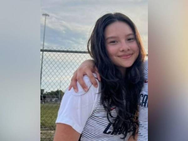 La joven hondureña Estephany García González tenía siete años cuando emigró hacia los Estados Unidos en busca de un mejor futuro. Sin embargo, trece años después, cuando estaba a solo semanas de culminar sus estudios de la secundaria en Houston, fue deportada junto a su padre el pasado mes de febrero. Pero aún estado en Honduras no se rindió obteniendo resultados sin precedentes. A continuación los detalles.
