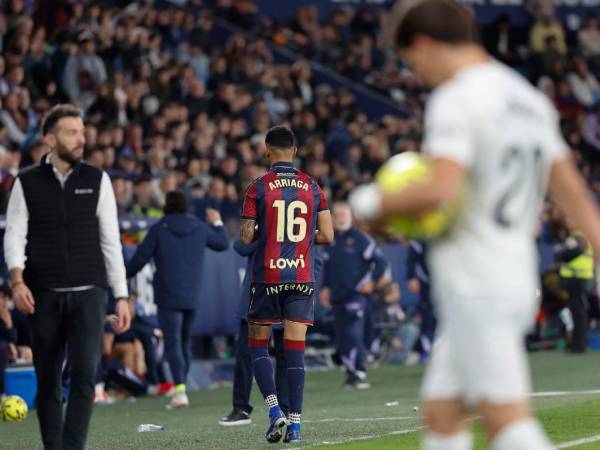 El volante catracho salió titular y fue expulsado del partido.