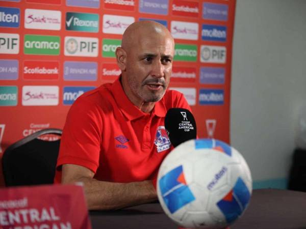 Eduardo Espinel ya tiene listo los once jugadores que saldrán en busca del pase a la final de la Copa Centroamericana.