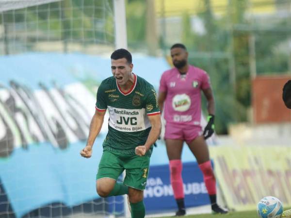 Imágenes del desarrollo del partido.