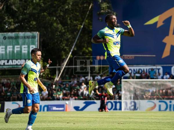 Imágenes del desarrollo del partido.