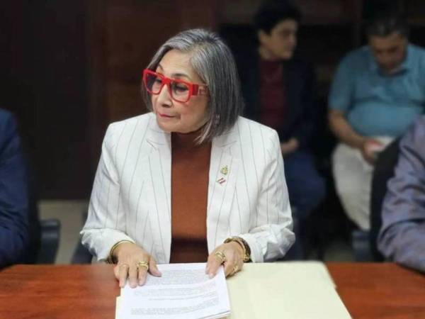 La cita a los medios nacionales se programó para las 3:40 de la tarde en las instalaciones del MP.