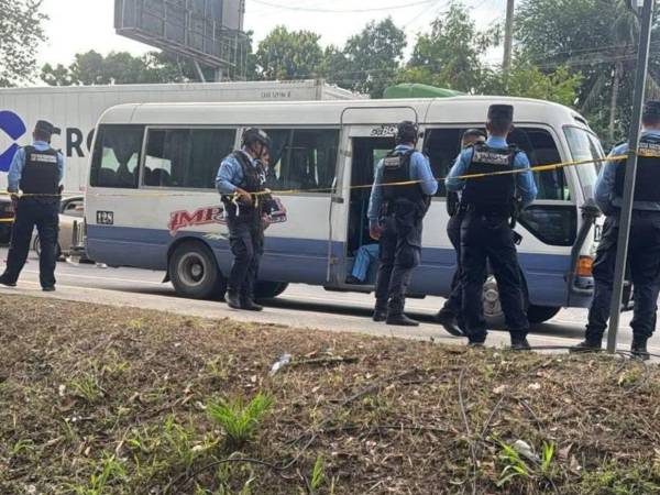 El cuerpo de la víctima quedó en el interior del bus rapidito de la zona norte de Honduras.