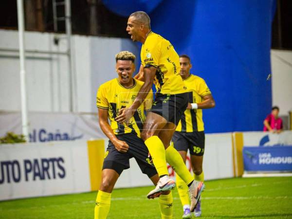 Imágenes del desarrollo del partido.