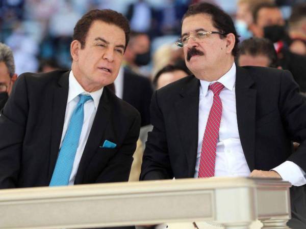 Salvador Nasralla y el expresidente Manuel Zelaya Rosales durante la toma de posesión de la presidenta Xiomara Castro en enero de 2025.