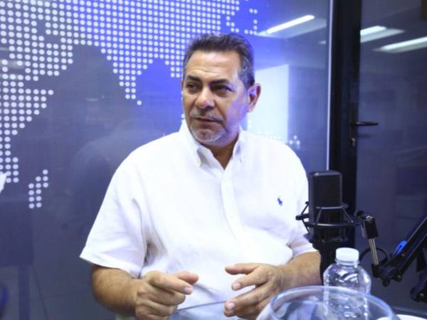 Marlon Lara, diputado del Partido Liberal por Cortés, participará en <i>Hablemos de Política</i> para dialogar sobre su visión de desarrollo local y buen gobierno.