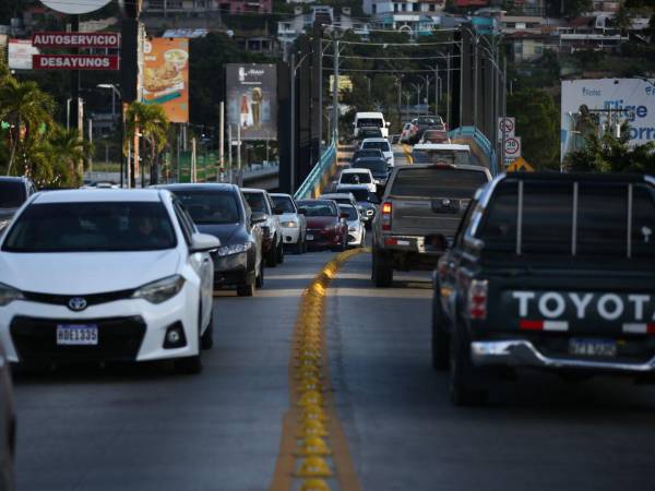 El puente Juan Pablo II fue inaugurado en septiembre de 2025 bajo la promesa de alivio vial en la capital.