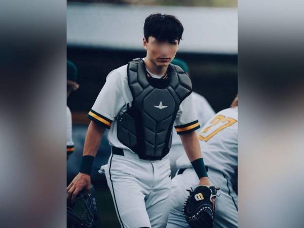 Mason Flores, un estudiante de Sweet Home High School en Oregón, perdió la vida justo el 5 de octubre, día en el que cumplía sus 16 años, luego de haber estado hospitalizado una semana, por una lesión que sufrió en la cabeza, mientras jugaba fútbol americano. A continuación los detalles de la noticia que ha generado consternación dentro y fuera de Estados Unidos.