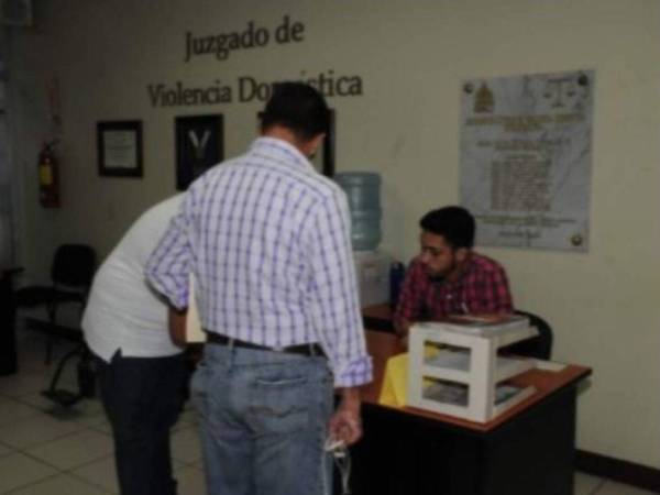 Cada vez más son los hondureños que deciden denunciar los delitos de violencia doméstica.