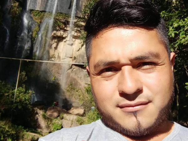 Autoridades investigan las circunstancias en que fue encontrado el cuerpo de Aníbal Sontay, comerciante guatemalteco encontrado sin vida en el kilómetro 13 de la carretera del sector de El Cerrón, en Yamaranguila, Intibucá.