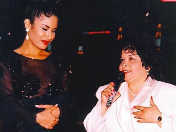 Hoy, 27 de marzo de 2025, la Junta de Indultos y Libertad Condicional del estado de Texas, Estados Unidos, negó la libertad anticipada a Yolanda Saldívar, quien sigue siendo un personaje central en la memoria colectiva de los fanáticos de Selena. A continuación, se muestra el cambio físico de Saldívar antes y después de su cadena perpetua.