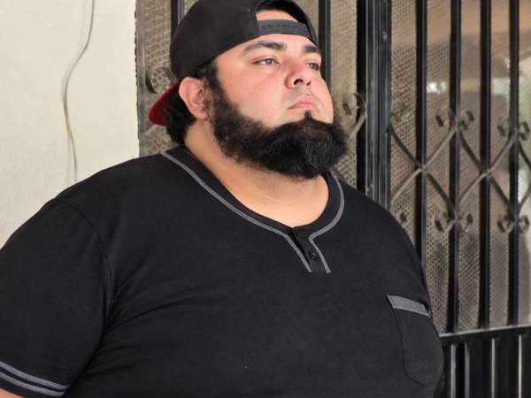Con la intención de limpiar la imagen de su negocio, Josué Salomón Castillo, un cocinero con experiencia en su área, aclaró la procedencia de su carne y el malentendido de los restos de un animal encontrados en su vivienda.
