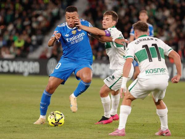 Imágenes del desarrollo del partido entre Elche y Real Madrid.