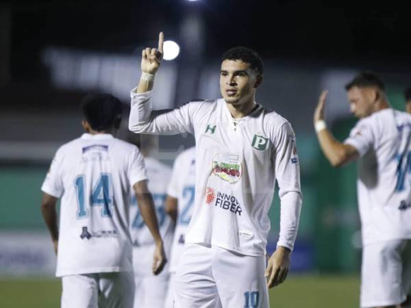 Imágenes del desarrollo del partido.