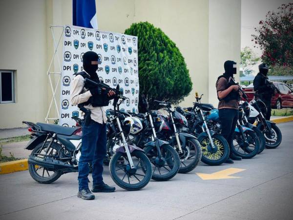 Los automotores están en las instalaciones de la DPI, en la colonia Kennedy, tras ser recuperados en varias zonas de la capital.