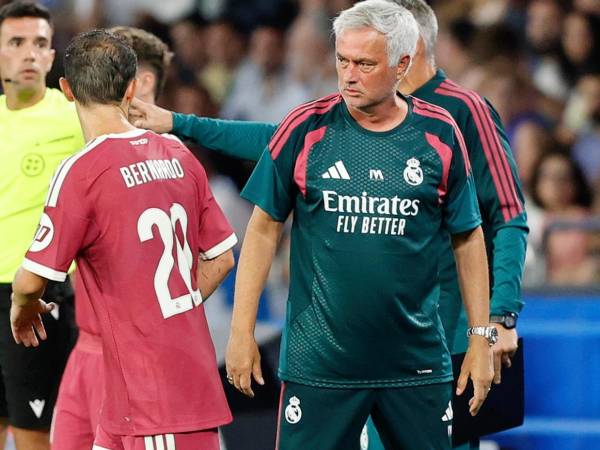 José Mourinho sin todas sus estrellas ya ganó su primer trofeo de la temporada.