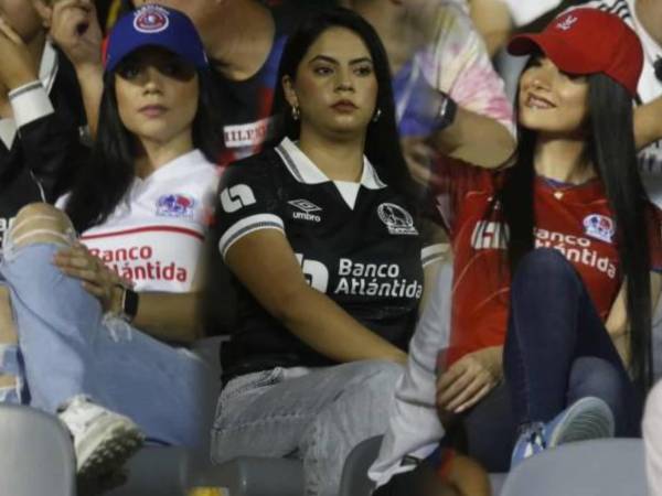 El clásico entre el Real España y Olimpia se llenó de lindas chicas, en las gradas del estadio Morazán de San Pedro Sula se dejaron ver