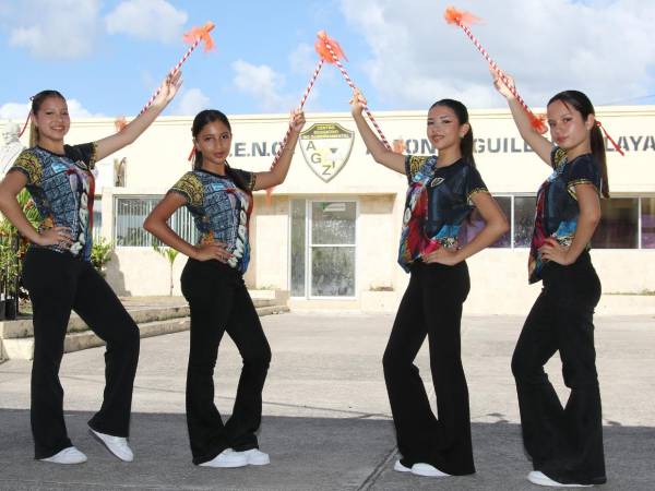 Con una variedad de pasos y coreografías, las palillonas del Instituto Alfonso Guillén Zelaya afinan su presentación para engalanar las calles de Tegucigalpa durante los desfiles del próximo 15 de septiembre.