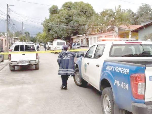 La Policía acordonó la zona donde ocurrió el crimen.