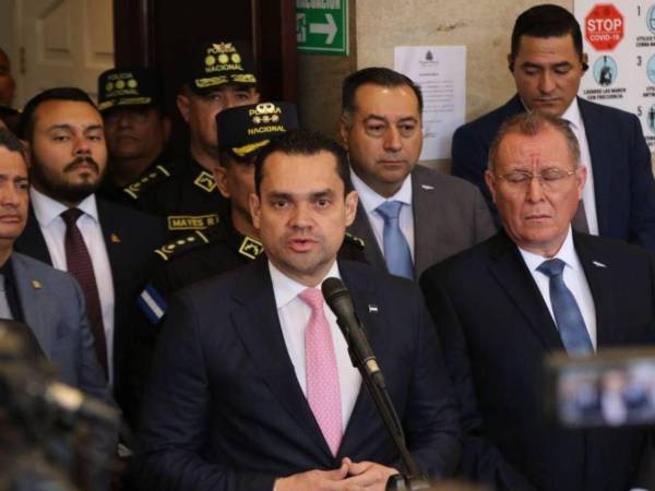 El presidente del Congreso, Tomás Zambrano, participó de una reunión con autoridades de la Secretaría de Seguridad para discutir sobre las reformas penales.