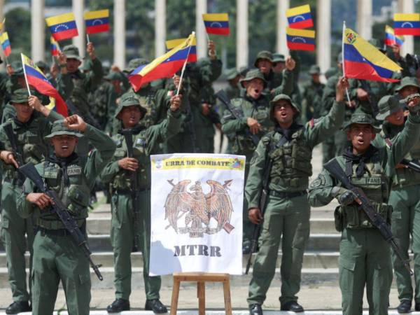 Dirigentes de la oposición colombiana celebraron el anuncio de la captura de Nicolás Maduro tras el ataque militar de Estados Unidos en Venezuela.