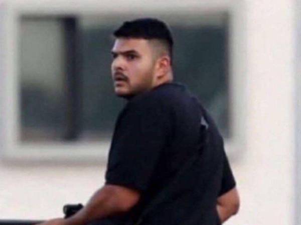 Según las investigaciones preliminares, las autoridades creen que padre e hijo actuaron de manera independiente.