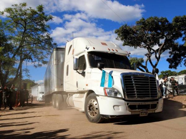 Pese a que el cronograma avanza, el CNE continúa despachando maletas sin GPS por la demora del cargamento que aún no arriba al país.