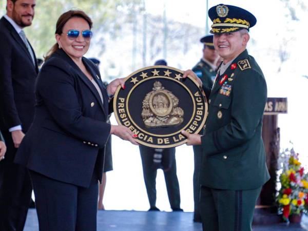 Xiomara Castro dijo que las Fuerzas Armadas deben coadyuvar en todo el proceso electoral.