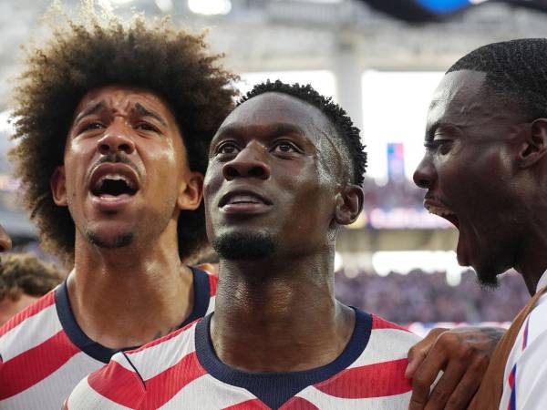 El futbolista Folarin Balogun volvió este viernes a presentarse en el campo como una figura imprescindible de las filas estadounidenses tras la ausencia de la gran estrella, Christian Pulisic, por una molestia en el gemelo, en el duelo contra Australia, en el que vencieron por 2-0 y se confirmaron como líderes del Grupo D. Pero, ¿quién es este jugador que pudo haber competido en el Mundial 2026 con otras dos selecciones?
