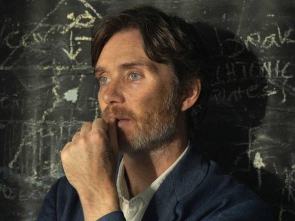 Si algo ha definido la carrera de Cillian Murphy ha sido sin duda la discreción: sin redes sociales, sin apenas entrevistas y lejos de ser el modelo clásico de estrella de Hollywood. Aunque siempre ha evitado el foco, lo curioso es que ha terminado convertido en uno de los rostros más populares de la pantalla.