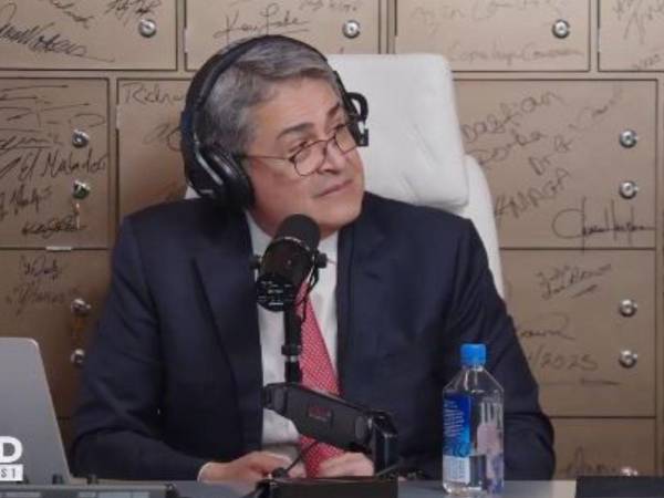 El expresidente Juan Orlando Hernández en su entrevista con PBD Podcast en Estados Unidos.