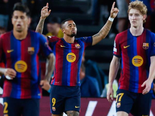 El brasileño Gabriel Jesús se estrenó como goleador en el Barcelona en su segundo juego.