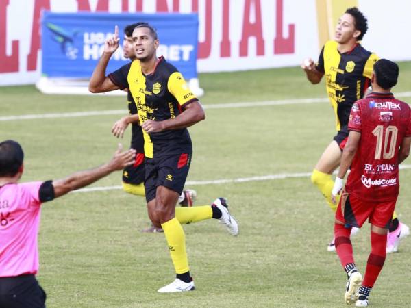 Eddie Hernández ya marcó dos goles con el Real España en este torneo.