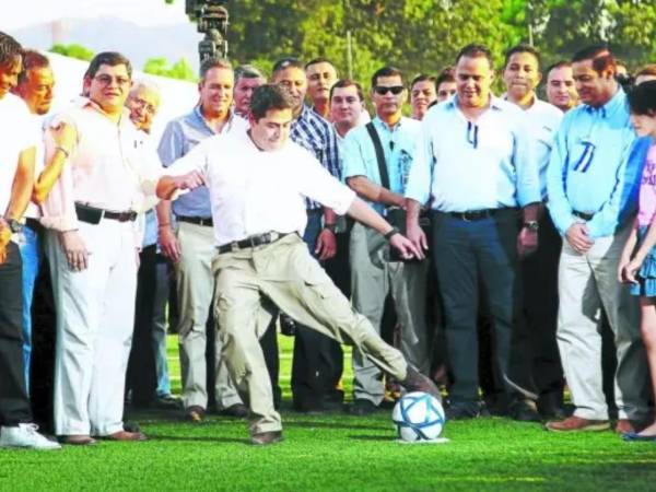 El ex mandatario de Honduras, Juan Orlando Hernández, recibirá indulto por parte del presidente de los Estados Unidos, Donald Trump, y jugador catracho ha reaccionado.