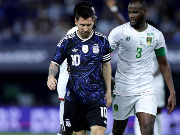 Lione Messi solo jugó un tiempo en el pasado partido de Argentina.