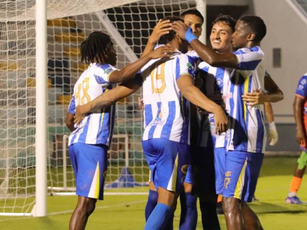 Imágenes del desarrollo del partido.