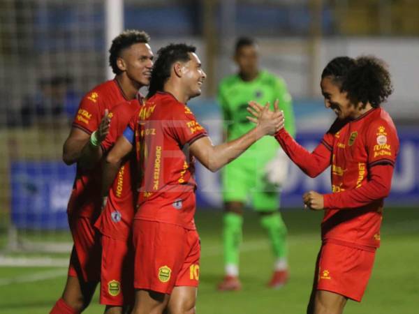 Jhow Benavídez anotó el definitivo gol de Real España sobre el Motagua.