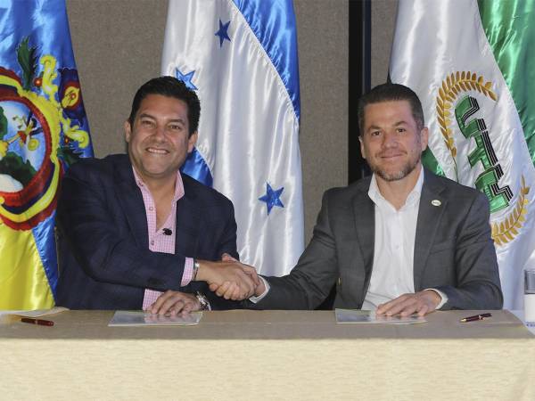 UTH y AMDC presentan “MDC en tus manos”, plataforma de inteligencia artificial para atención ciudadana.