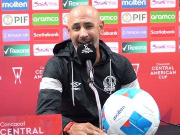 El uruguayo reconoció la bronca por no sostener el resultado, pero valoró el esfuerzo de sus dirigidos.