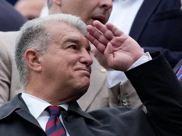 Joan Laporta mostró su inconformidad con el arbitraje tras la eliminación del Barcelona.