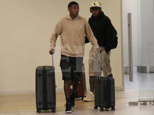 Julián Martínez y Alenis Vargas viajaron juntos desde europa a sueño hondureño.