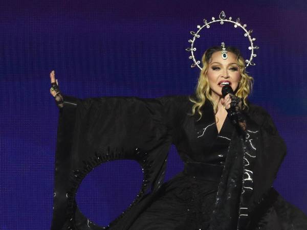 Según contó Madonna, fue su hija Lourdes quien le pidió que hicieran este tema y que lo interpretaran juntas.