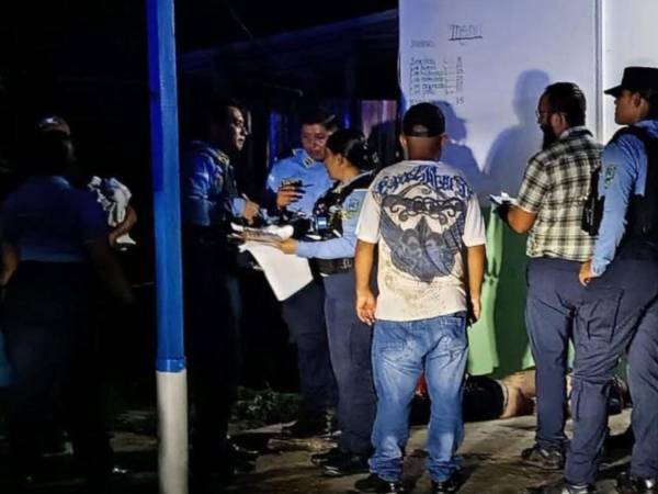 La víctima fue identificada como Román Rodríguez Rivera, quien se encontraba trabajando cuando ocurrió el accidente.