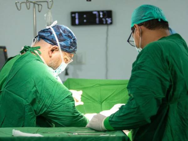 Más de dos mil cirugías se han realizado solo en un centro médico nacional en los últimos tres meses, afirmaron desde el gobierno.