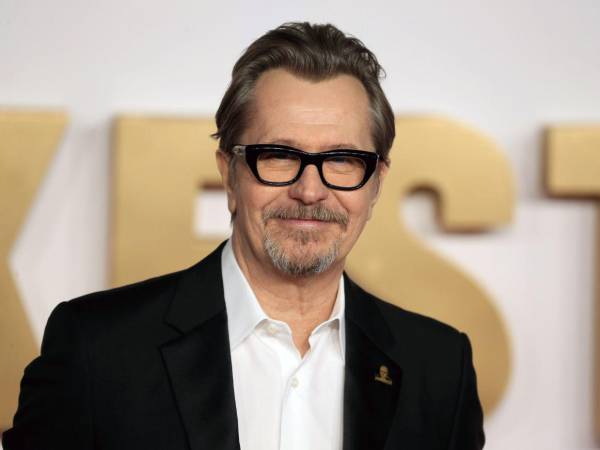 Gary Oldman apoyó a su compañero de reparto en Slow Horses, Jack Lowden, como el actor elegido para encarnar al próximo 007.